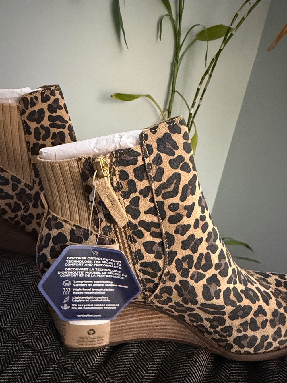 TOMS Leopard Print Chelsea Ankle Boots – New with Tags & Box - Picture 4 of 5